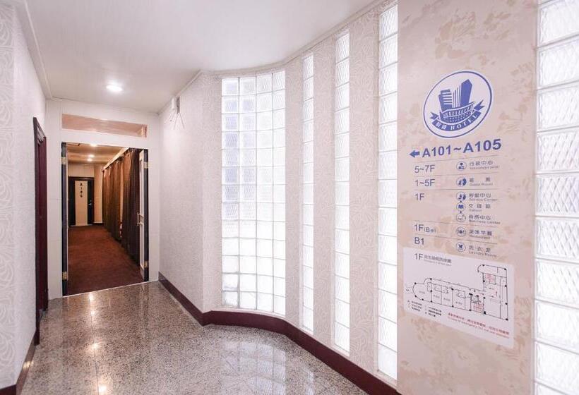 هتل Duke Business