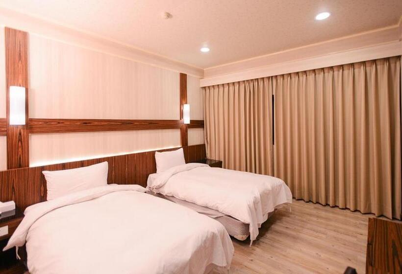 هتل Duke Business