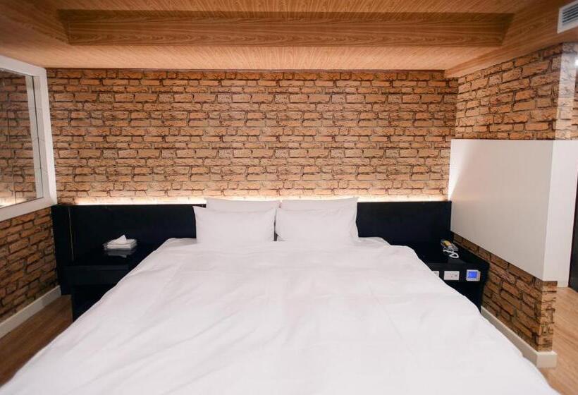 هتل Duke Business