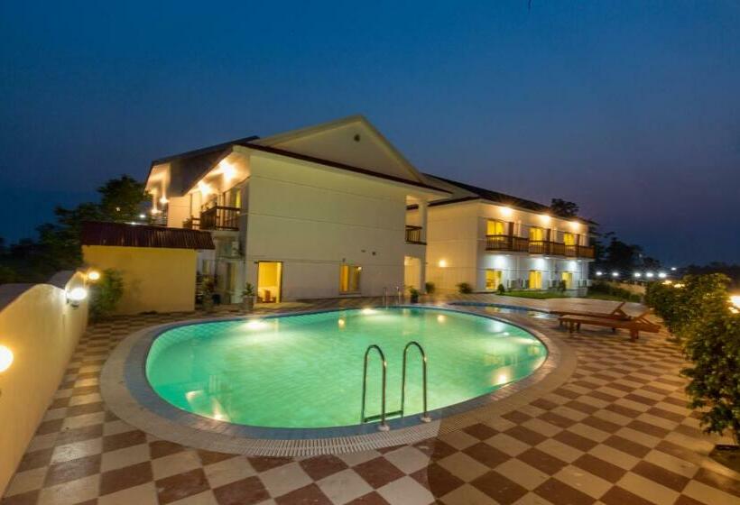 هتل Earth Light Sauraha