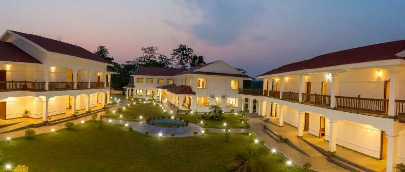 هتل Earth Light Sauraha