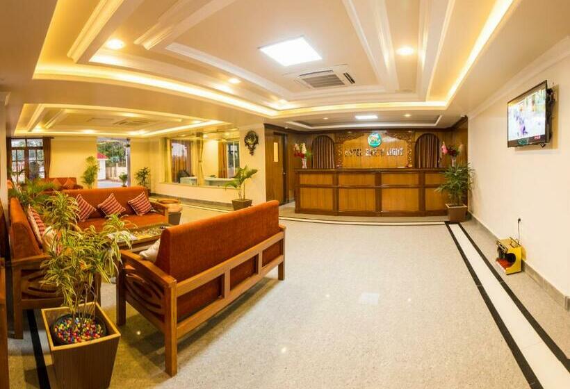 هتل Earth Light Sauraha