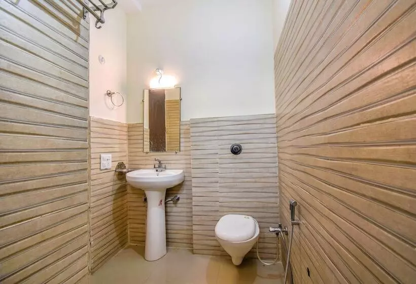 Hotelli Fabexpress Bzoie Heritage