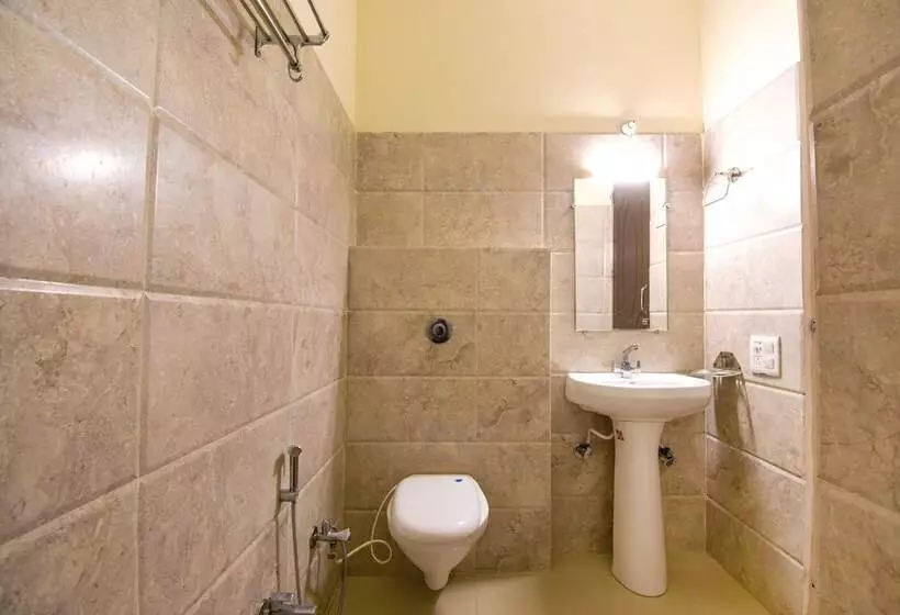 Hotelli Fabexpress Bzoie Heritage