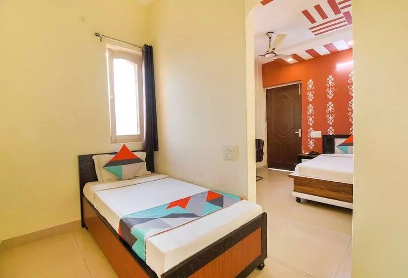 Hotelli Fabexpress Bzoie Heritage