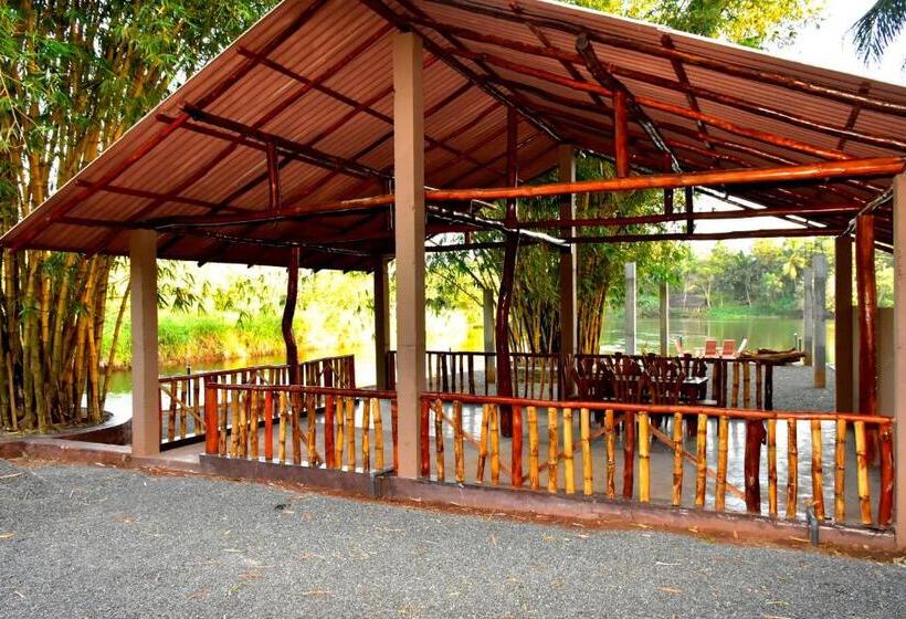 فندق Pelican Lake