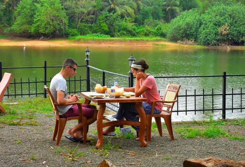 فندق Pelican Lake