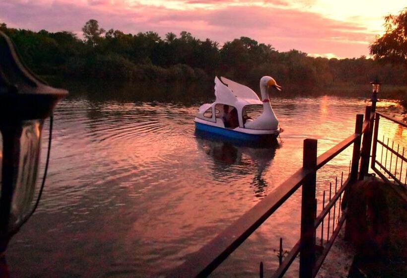 فندق Pelican Lake