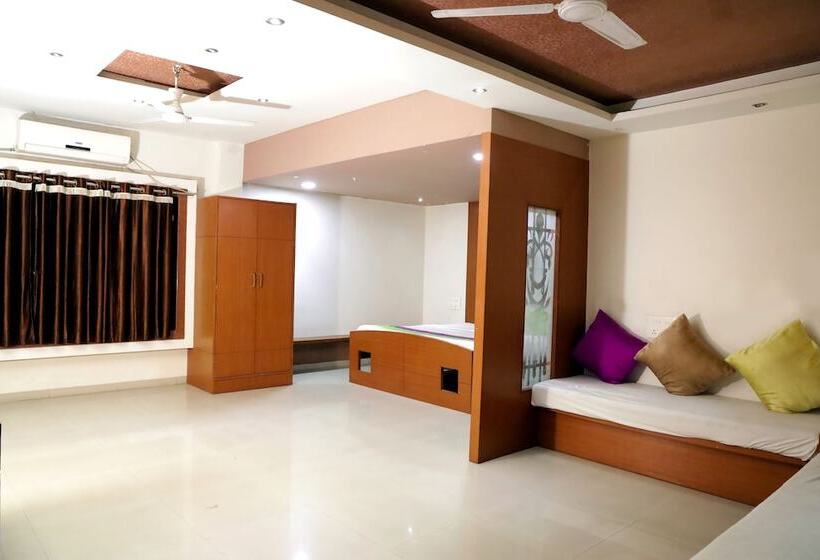 ホテル Sachin Regency Nashik