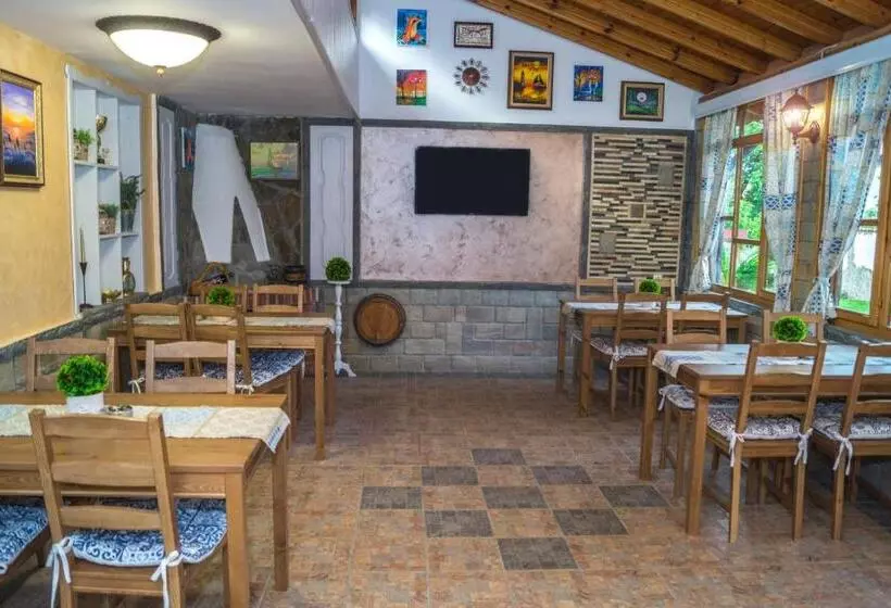 ペンション Chrystal Guest House