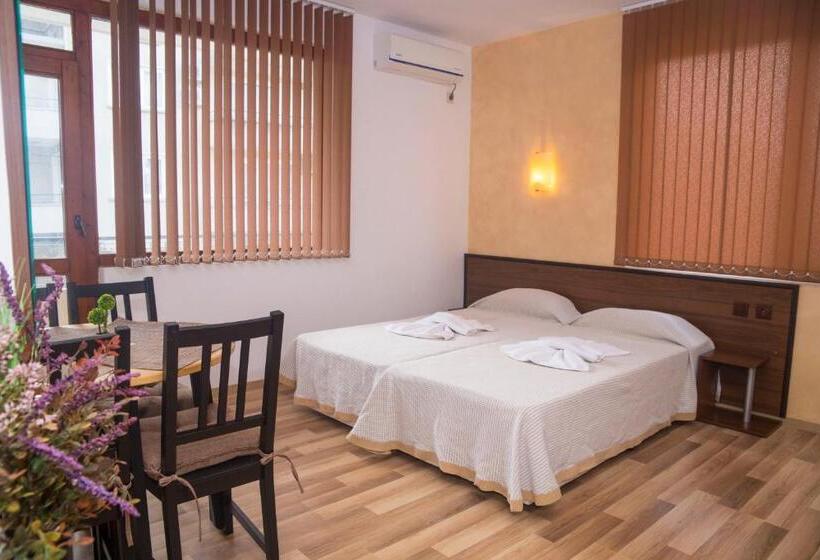 پانسیون Chrystal Guest House