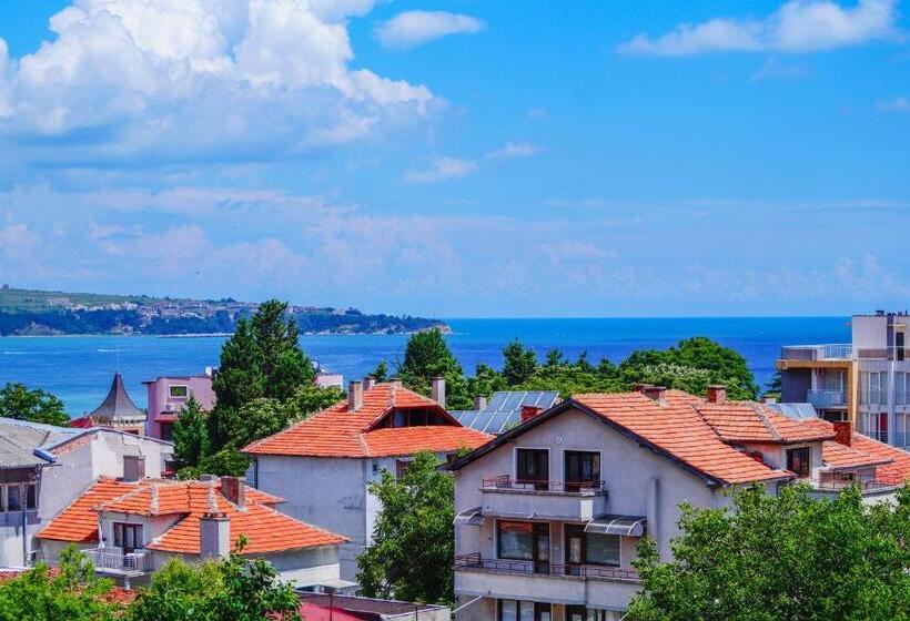 پانسیون Chrystal Guest House