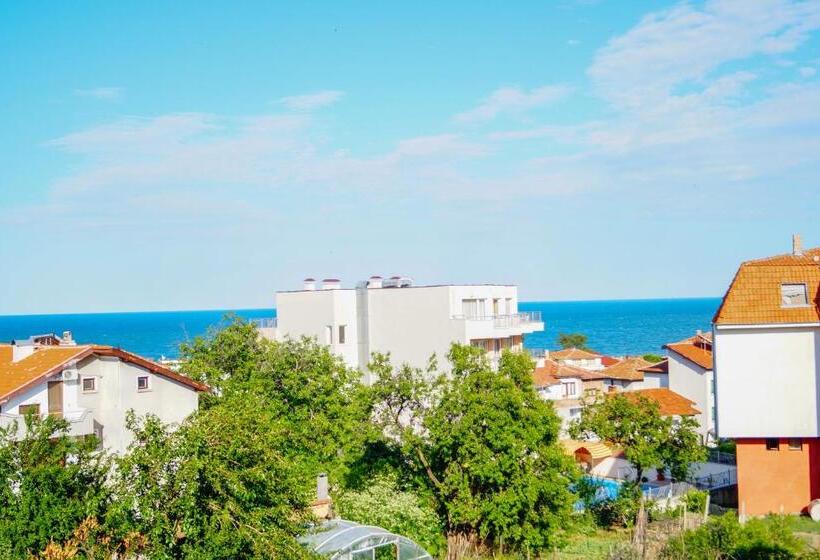 پانسیون Chrystal Guest House