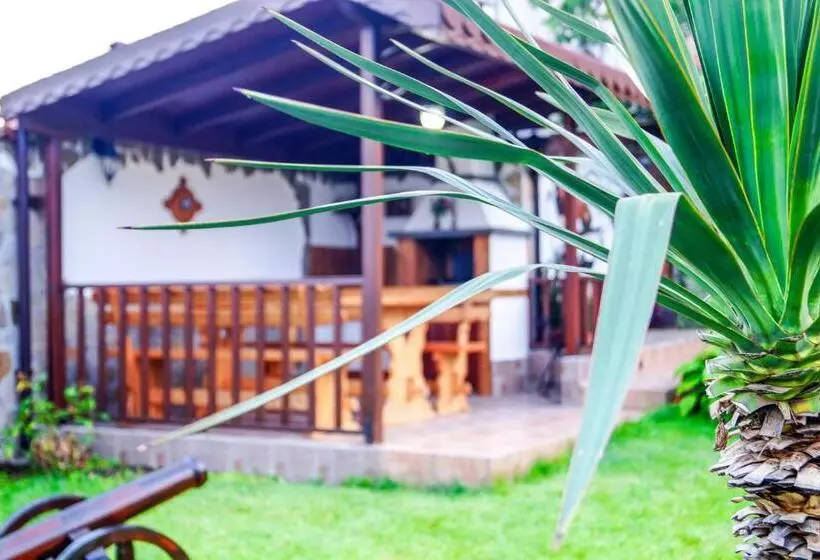 ペンション Chrystal Guest House