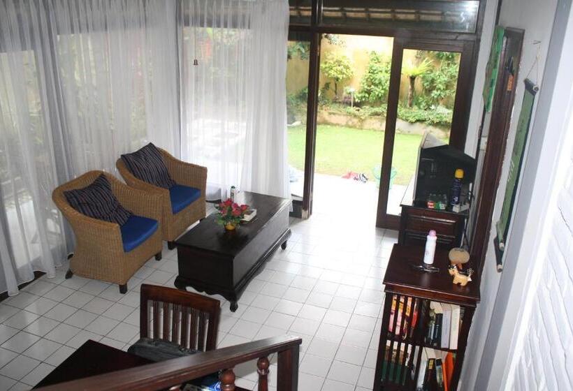 פנסיון De Puspa Residence Seminyak