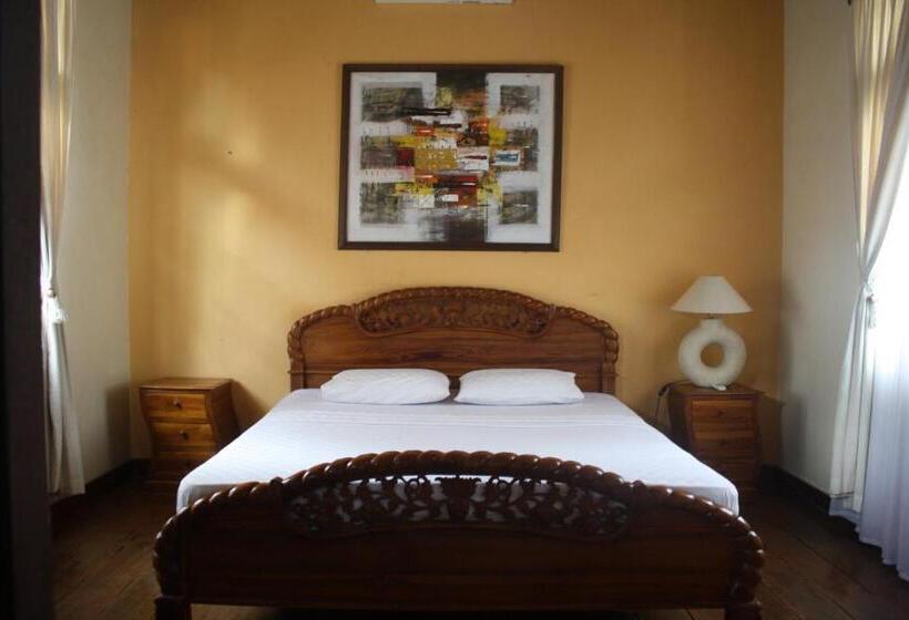 פנסיון De Puspa Residence Seminyak