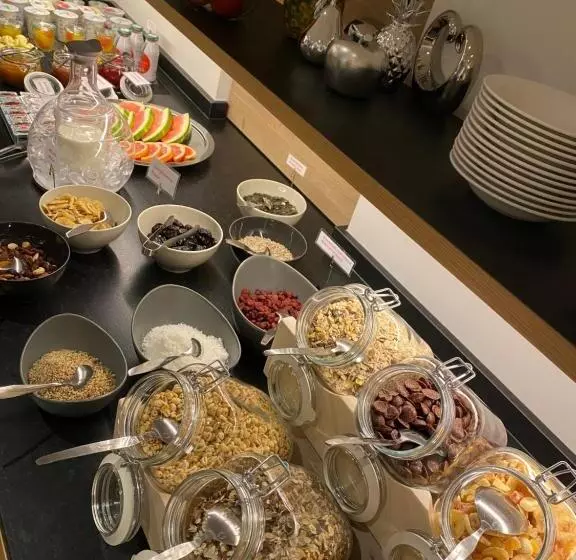 ペンション Muntanella