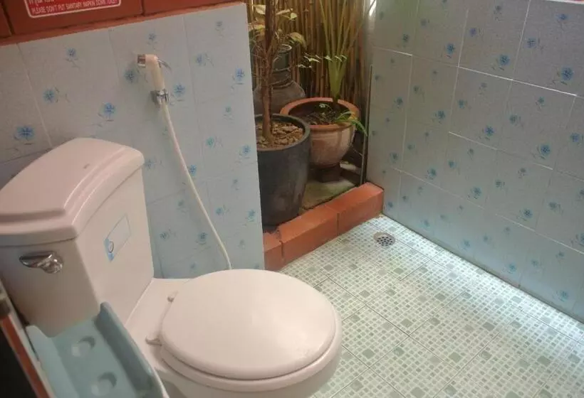 پانسیون P.y. Guest House