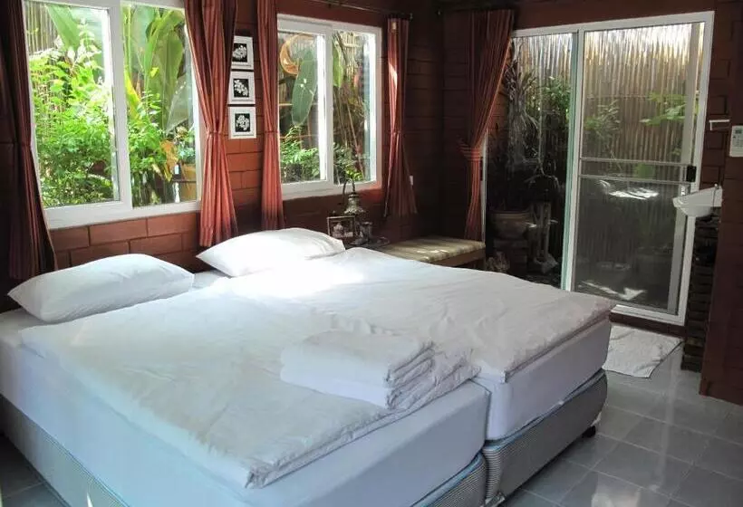 پانسیون P.y. Guest House