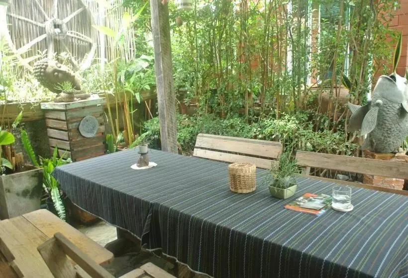 پانسیون P.y. Guest House
