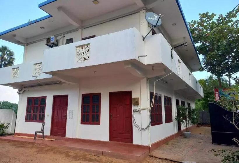 ペンション Sayura Guest House