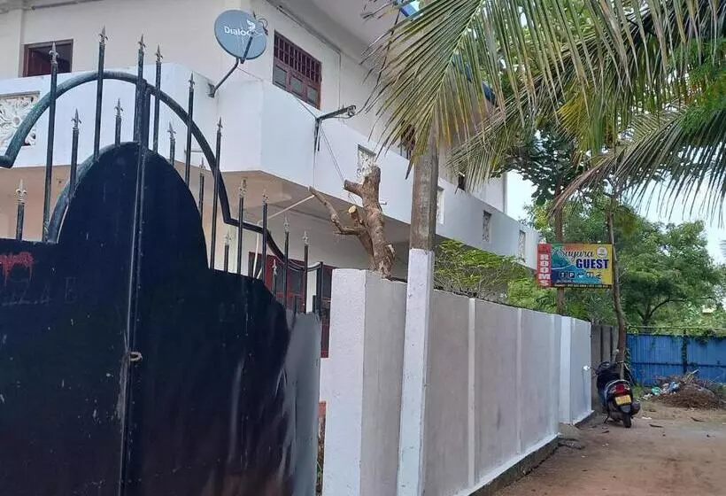 ペンション Sayura Guest House