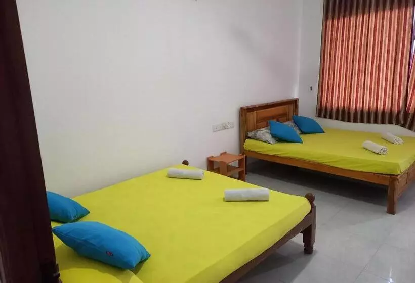 ペンション Sayura Guest House