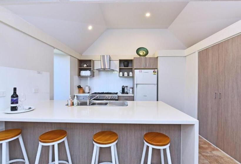 استراحتگاه Ironbark Hill Estate