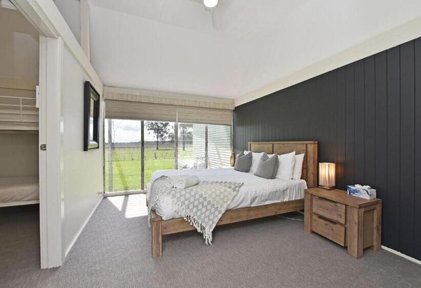 استراحتگاه Ironbark Hill Estate