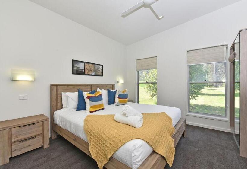 استراحتگاه Ironbark Hill Estate