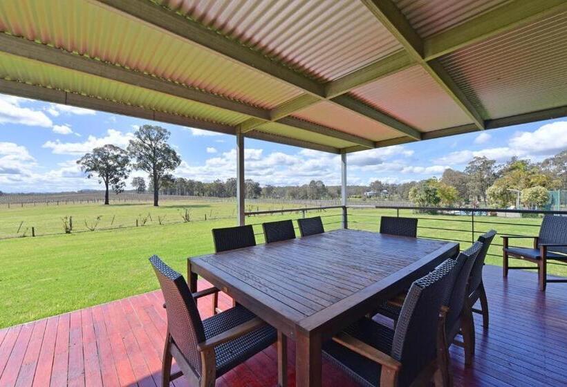 استراحتگاه Ironbark Hill Estate