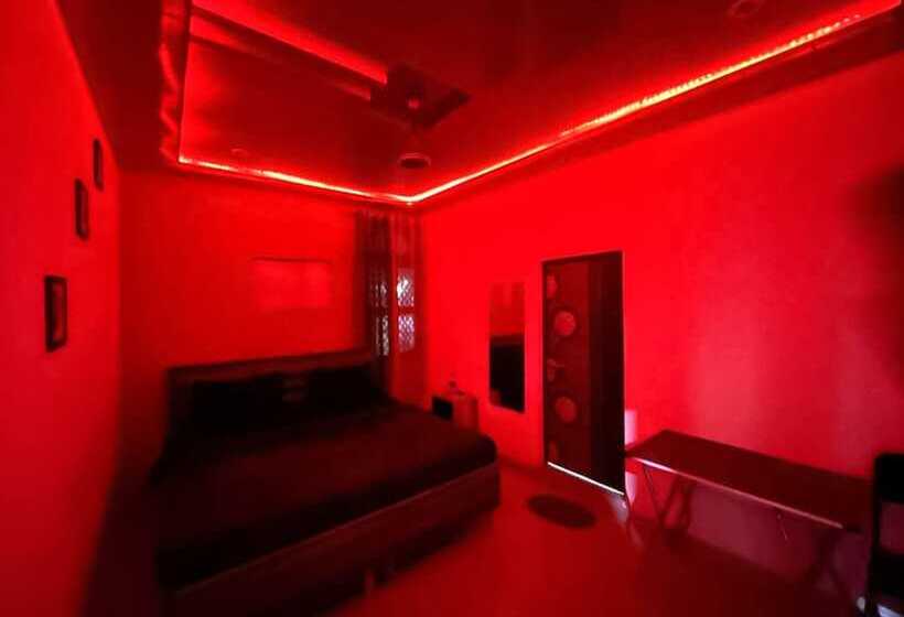 호텔 Roomshala 021 Joyous Inn