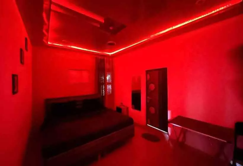 ホテル Roomshala 021  Joyous Inn