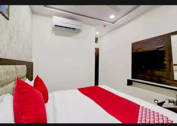 هتل Sarovar Inn