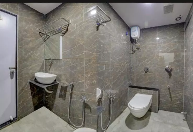 هتل Sarovar Inn