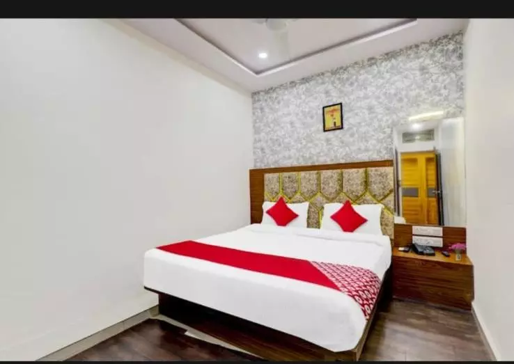 هتل Sarovar Inn
