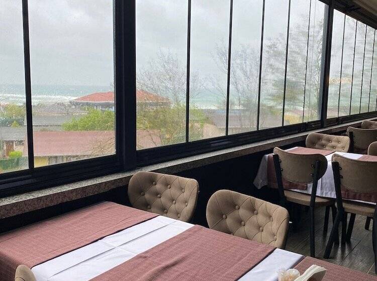 ホテル The Second House