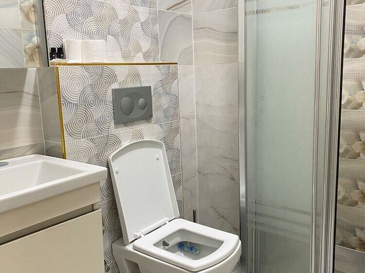 ホテル The Second House