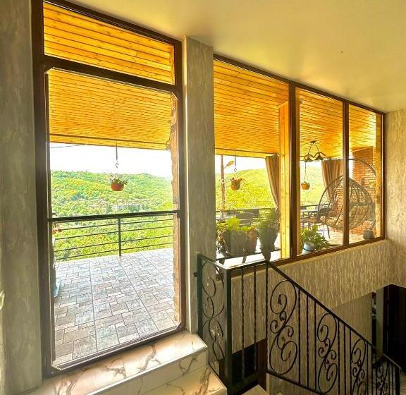 پانسیون Guest House Mtisubani