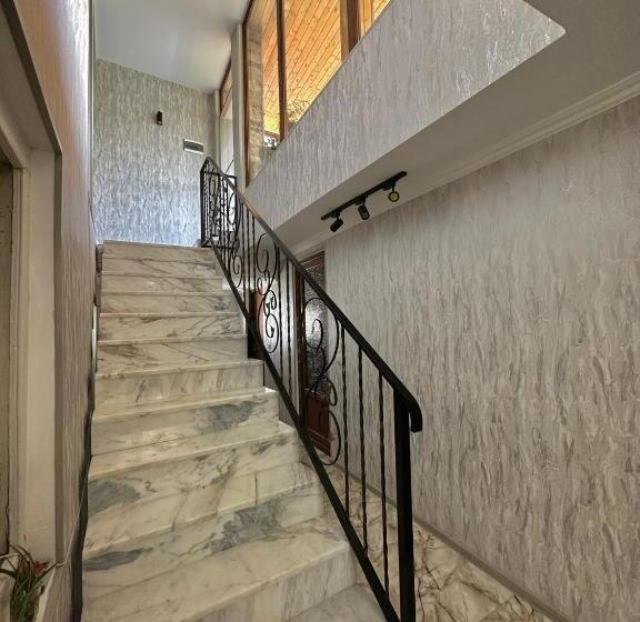 پانسیون Guest House Mtisubani