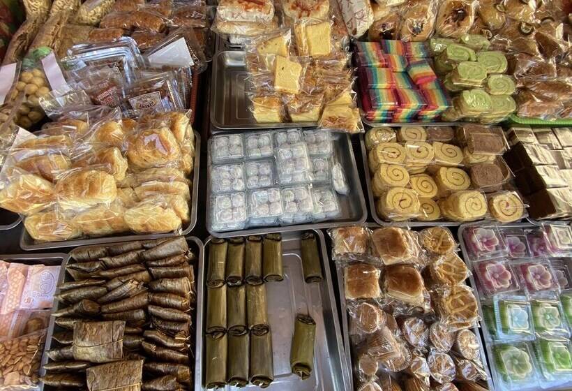 تختخواب و صبحانه Singgah Macanan