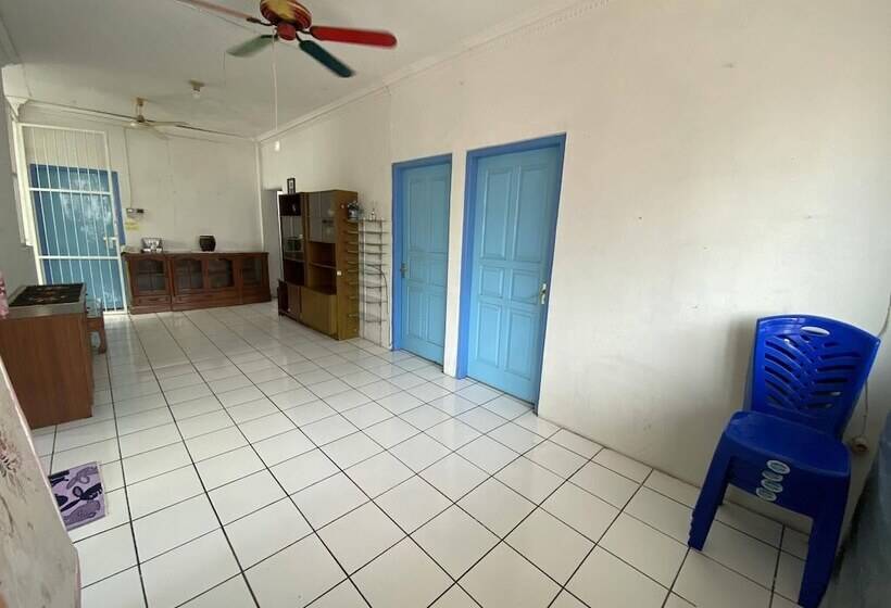 تختخواب و صبحانه Singgah Macanan