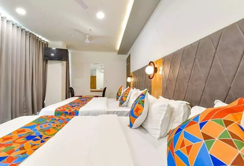 Fabhotel Royal City