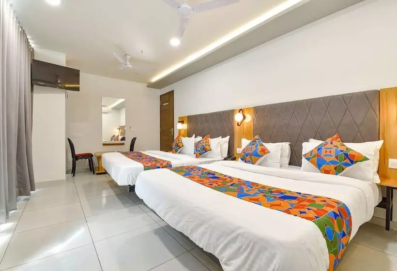 Fabhotel Royal City