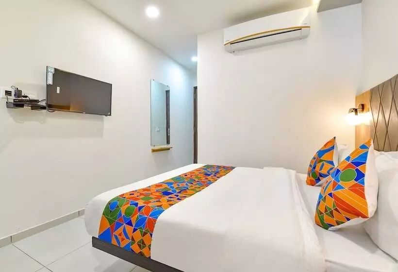 Fabhotel Royal City