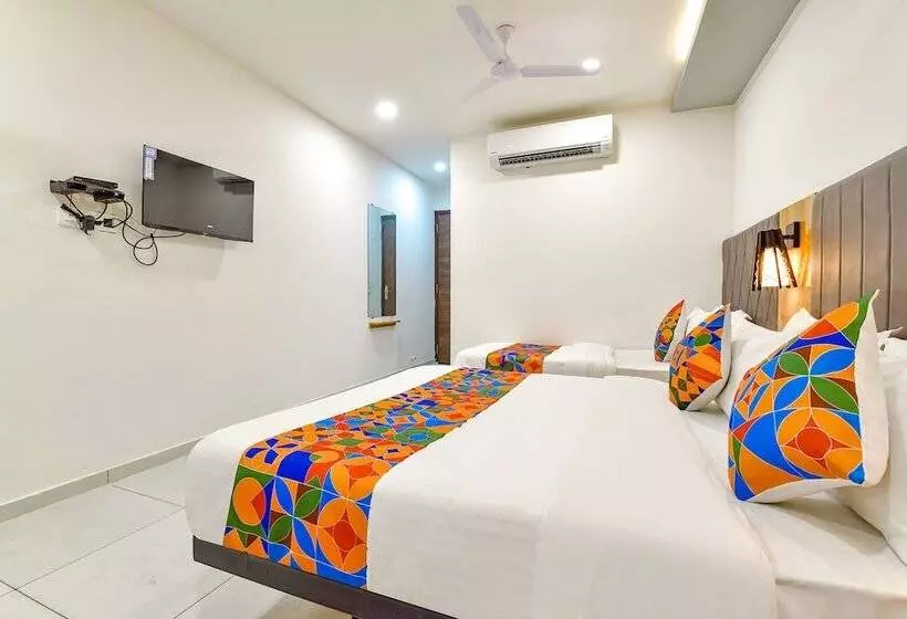 Fabhotel Royal City