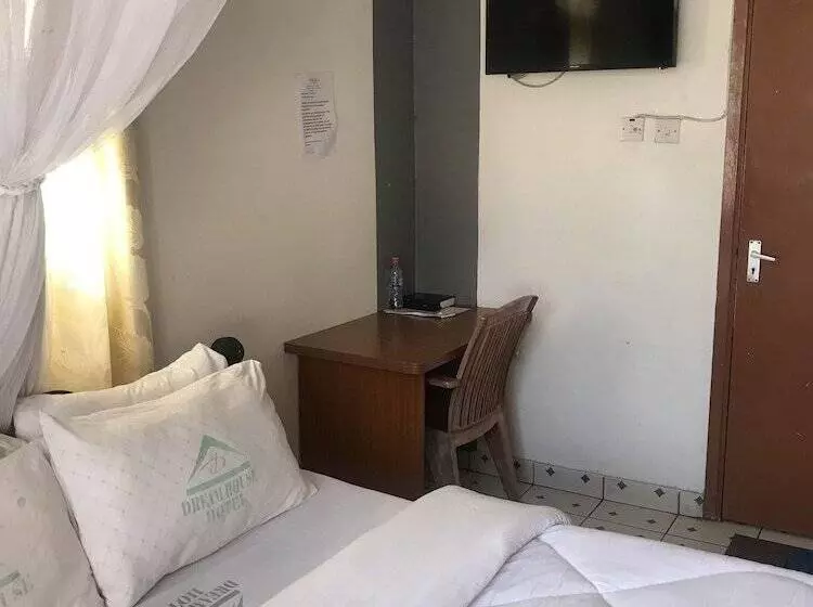 هتل Melvic Inn