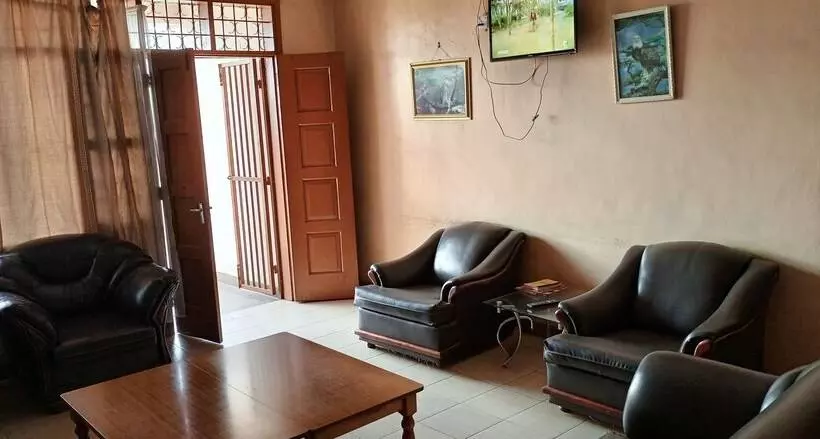 هتل Melvic Inn