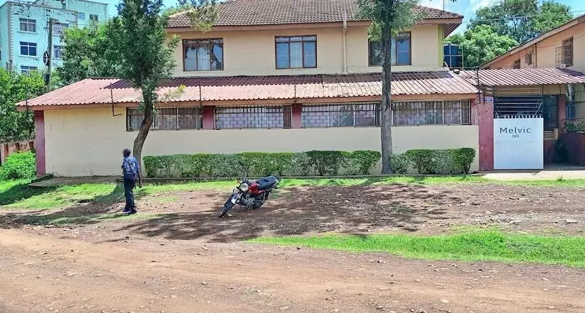 هتل Melvic Inn