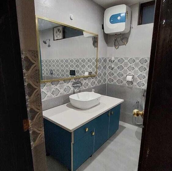 בית מלון כפרי The Himalayan Deodar